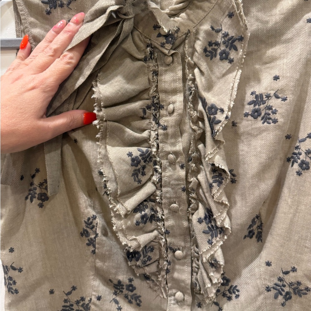 Tocca Beige Floral Ruffle Button-Down Shirt